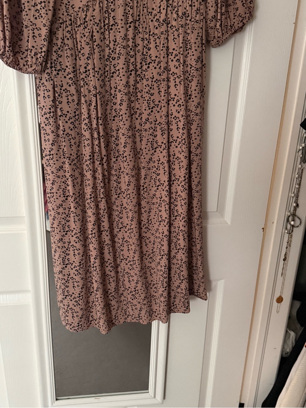 saltwater LUXE Floral V‑Neck Midi Dress - Picture 7 of 11